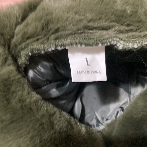NWOT Puffer Dog Coat Olive Green w Fun Fur Collar - Picture 8 of 10